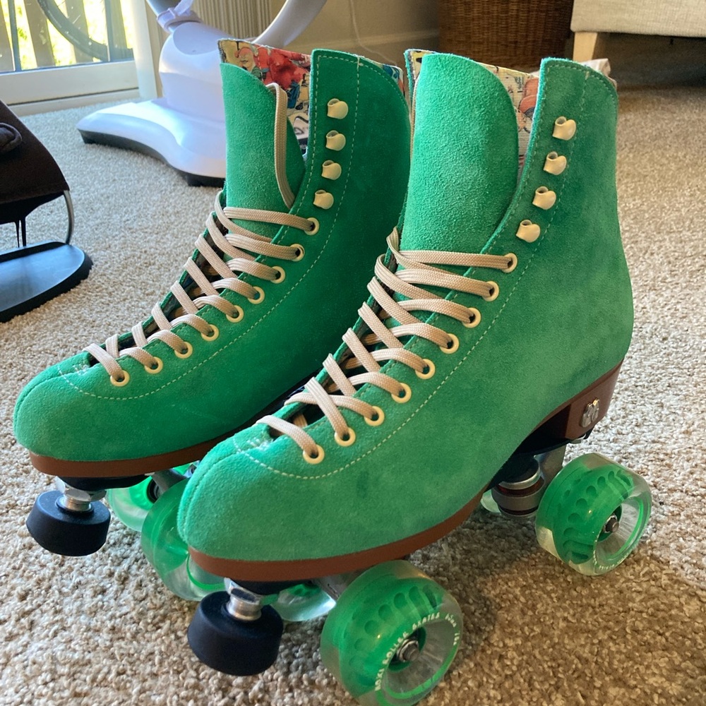 Moxi Roller Skates - Outdoor Lolly Completes